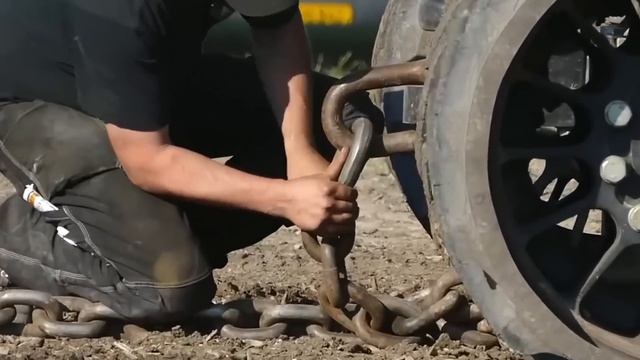The Strongest and Most Powerful Tractors In The World! смотреть онлайн