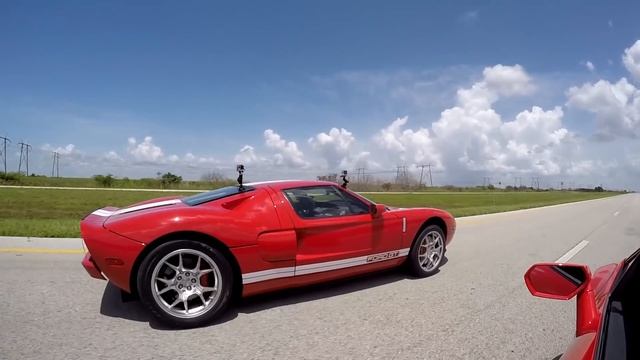 720HP Ford GT takes a Lamborghini Huracan LP610-4 Drag Racing and Roll Racing смотреть онлайн