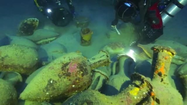 САМЫЕ УДИВИТЕЛЬНЫЕ НАХОДКИ ПОД ВОДОЙ смотреть онлайн