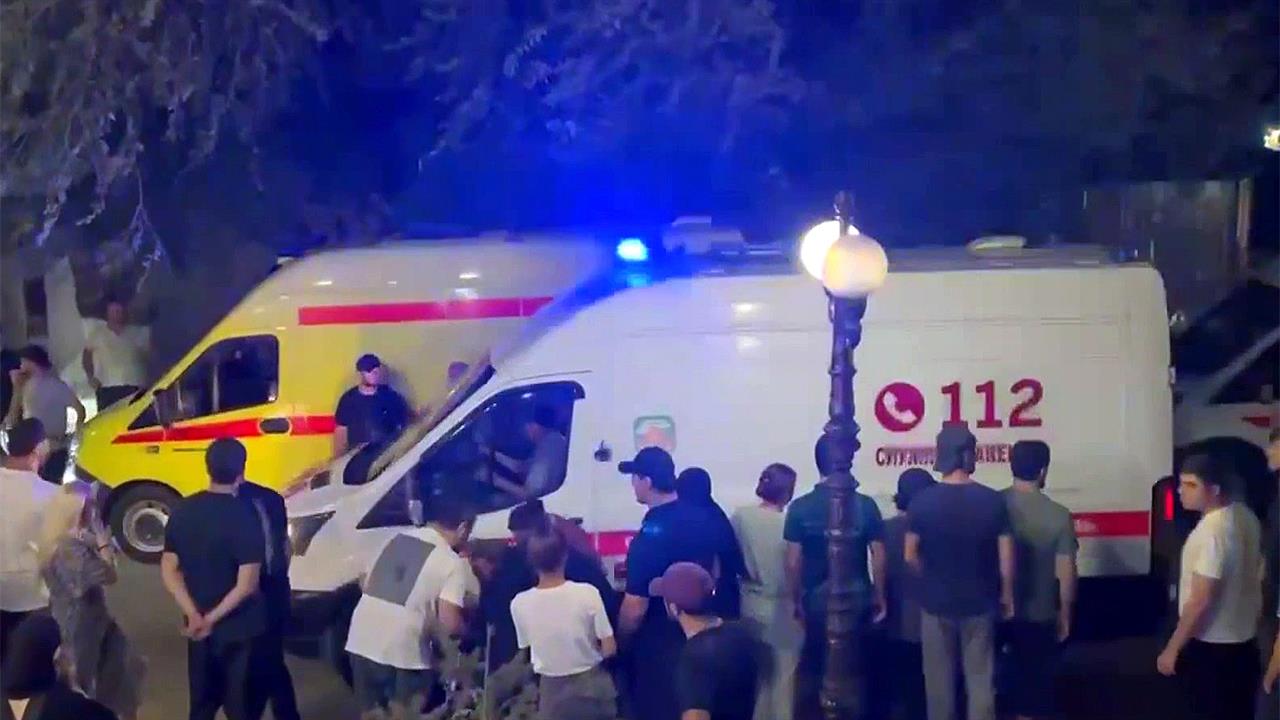 В Махачкалу вылетел спецборт МЧС для эвакуации раненых при взрыве на АЗС