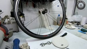 Перебираю велосипедное колесо на насыпных подшипниках. Bicycle wheel with bulk bearings