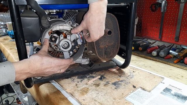 Установка якоря и статора на бензогенератор (электростанцию) смотреть онлайн