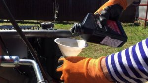 Как заменить масло в культиваторе. Husqvarna TF 338, картер и коробка передач.