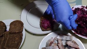 Закусочные Бутерброды С Селедкой На Праздничный Стол, Закуска Со Свеклой И Селедкой