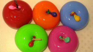 Учим цвета Шарики яблоко с водой Лопаем шарики с водой