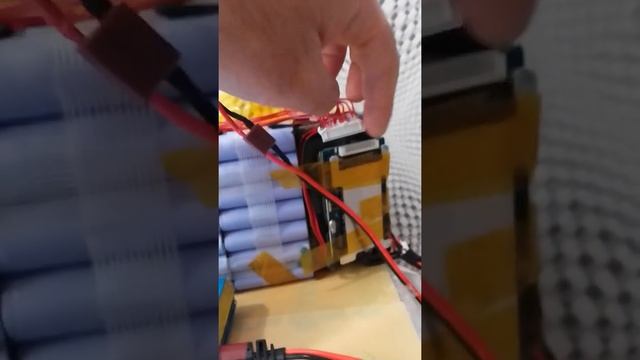 Из чего состоит батарея KUGOO-G1 ,год выпуска 2021г. смотреть онлайн