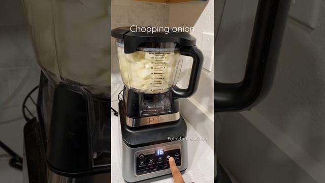 Chopping bulk onion using Ninja blender BN801 #ninjablender #ninjafoodie #ninjakitchen #blenderrevi