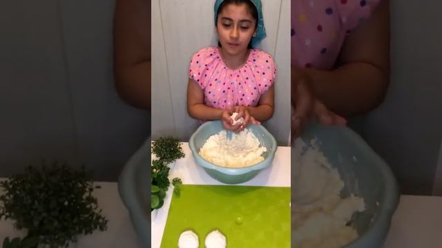 2кг творога ?Сырники без муки ?#сырникибезмукием #сырникиотдочки #сидиковашукрона смотреть онлайн