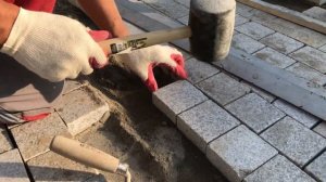 Укладка гранитной брусчатки