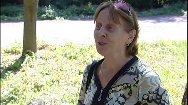 Петровский парк преображается. В зеленом массиве опиливают деревья и чистят водоемы смотреть онлайн