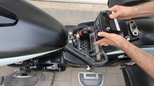 How to Replace a Battery on Kawasaki Vulcan 900