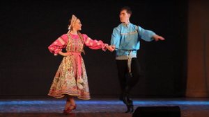 Русский народный танец "Под яблонькой"