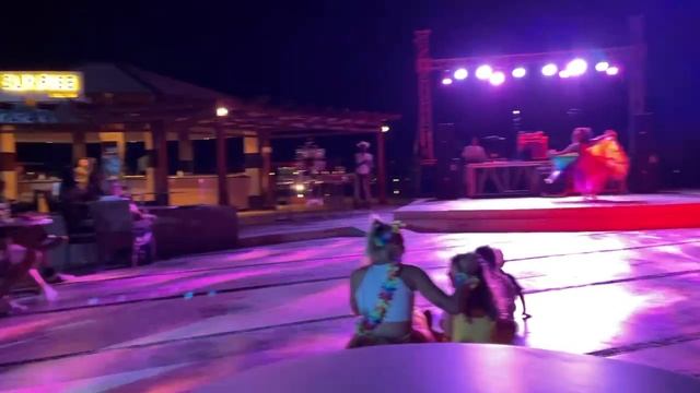 Бразильские танцы. Отель Sunrise Crystal Bay Resort. Хургада, Египет.