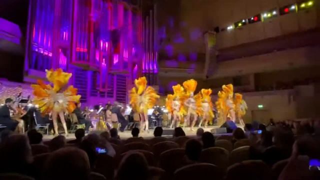 «Мамбо» Московский театр Варьете и Симфонический оркестр Русская Филармония смотреть онлайн
