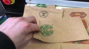 Печать экосольвентными чернилами на крафт пакетах с небольшим перепадом высоты на них