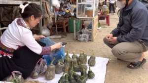 Harvesting squash and bring it to the market to sell to neighbors, Vàng Hoa