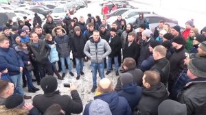 Миша Яковлев в Питере встреча с подписчиками (2017 год) пожали друг другу руки!