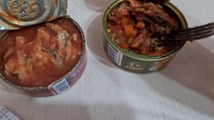 ОЙ ЧТО БЫЛО ВНУТРИ ЭТИХ КОНСЕРВ!! Килька в томате..Просто трешь! Обзоров? На!