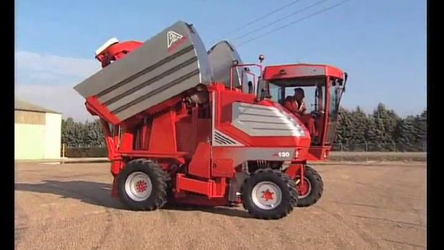 D - A90 - 130 - 170 Selbstfahrende Traubenvollernter смотреть онлайн