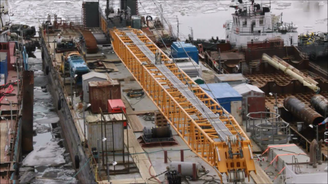 Мост в Самарской обл.05.04.21.Понтоны с кранами в укрытии упалавода.Bridge Togliatti-Klimovka.