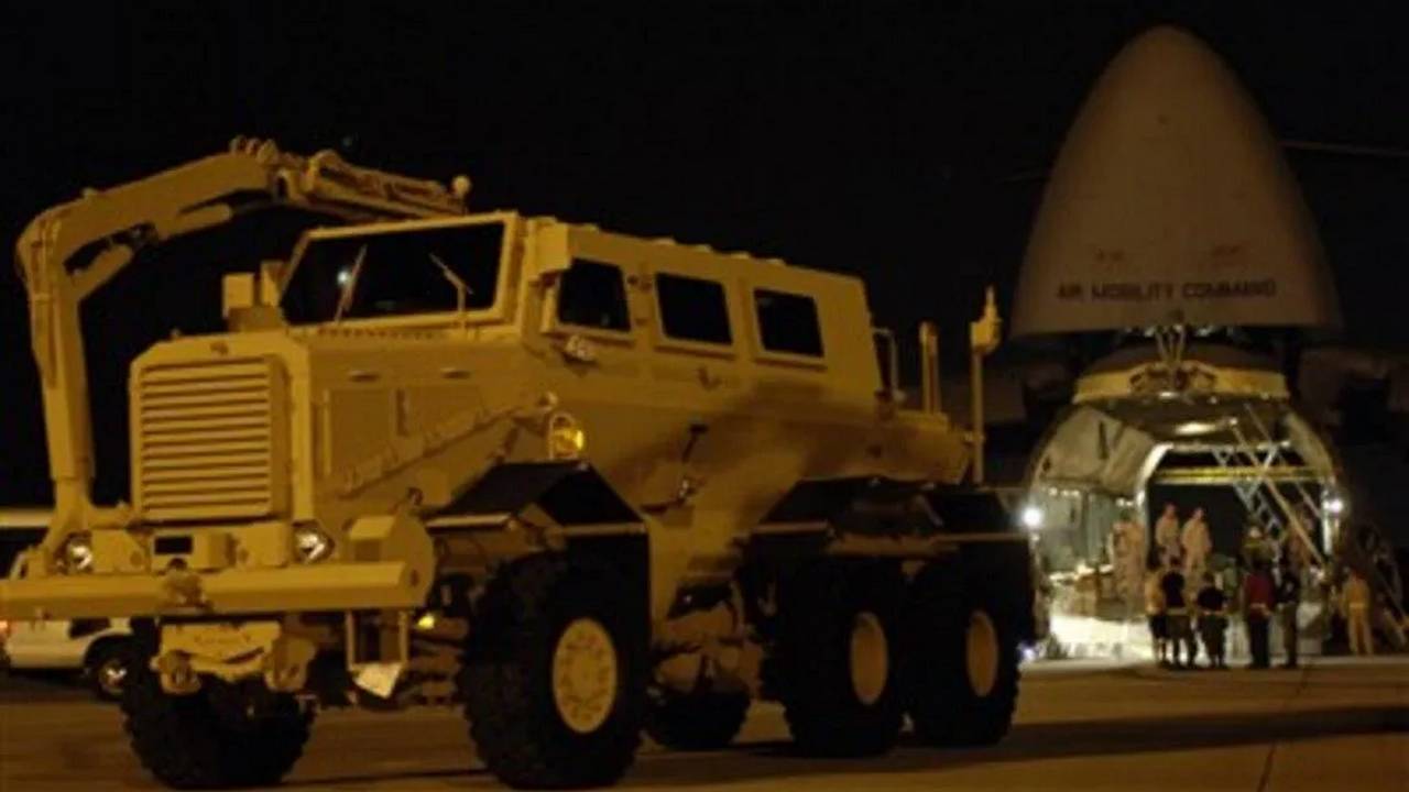 бой российских военных против американского MRAP MaxxPro ВСУ попал на видео | новости сегодня