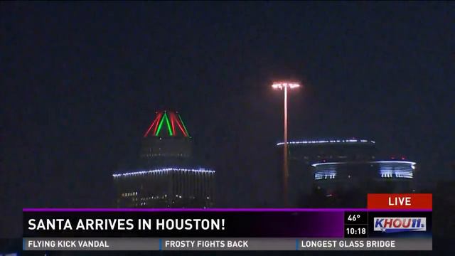 Caught on Camera: Santa spotted flying across Houston смотреть онлайн