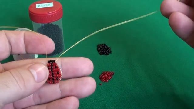 Божья коровка из бисера
