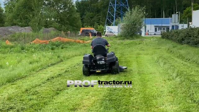 Как косит минитрактор (райдер) CubCadet XZ3 122 со сварной декой.mp4