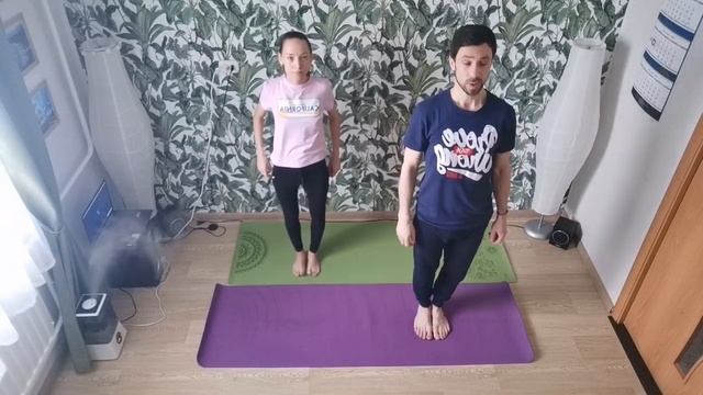 Утренняя зарядка. Суставная разминка, упражнения для спины, наклоны и приседания #утренняязарядка