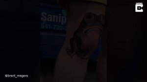 Artist Creates Hilarious Frog Tattoos On Knees