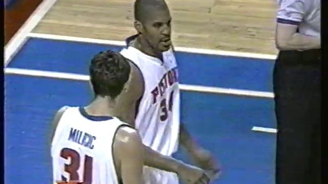 Darko Milicic - First NBA Game (Preseason 2003-2004) смотреть онлайн