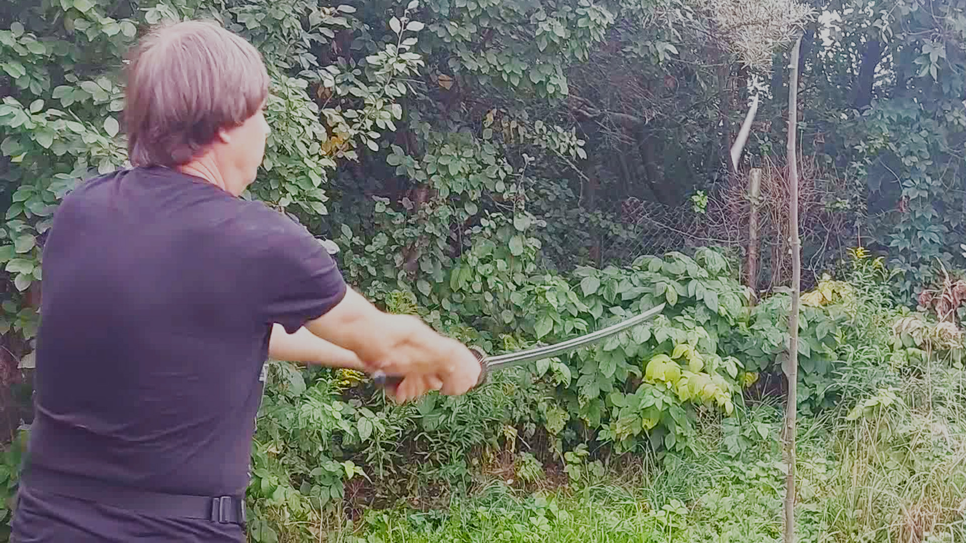 Тамэсигири в школа фехтования катаной: заточка  катаны и рубка  стволика дерева