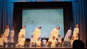 Хореографический коллектив "Смородина" - танец про маму