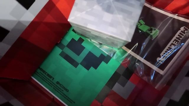 MINE CHEST UNBOXING | DECEMBER 2016 | LOOT CRATE MINECRAFT BOX OPENING смотреть онлайн