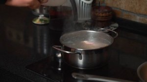 Как приготовить суп из пельменей. Простой и полезный суп на каждый день.