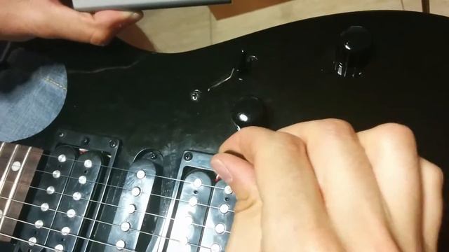 Cómo afinar una guitarra eléctrica con un afinador Guitar Bass Tuner GA 20 смотреть онлайн