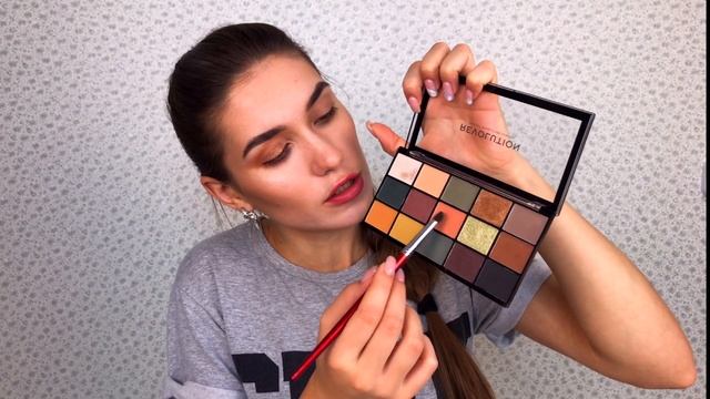 МАКИЯЖ | БЮДЖЕТНАЯ КОСМЕТИКА Revolution Makeup RE-LOADED PALETTE Iconic Division смотреть онлайн