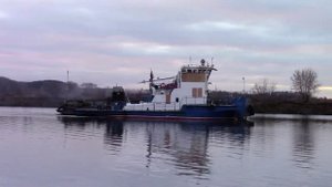 Буксир-толкач "БТМ-302" ведёт буксир-толкач "Гороховец" вверх по Москва-реке!