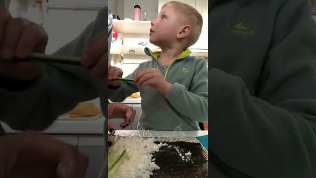 Ужин за 10 минут. Готовим ролы первый раз. ? Суши дома, роллы с огурцом