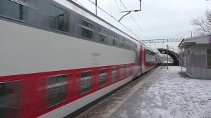 Электровоз ЭП20-063 (ТЧЭ-6) со скорым фирменным поездом "Двухэтажный состав" №104В Москва - Адлер.