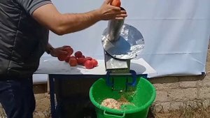 Измельчитель фруктов и овощей Кубанец 500я (соковыжималка) 800 кг / час