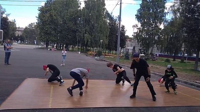 Брейкинг в парке Победы смотреть онлайн