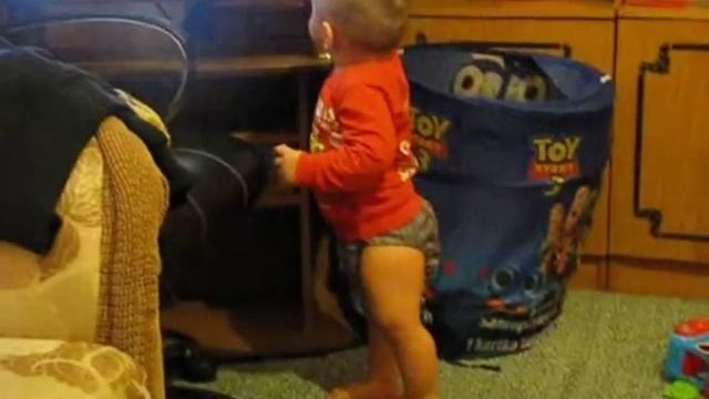 максим танцует 11 мес смотреть онлайн