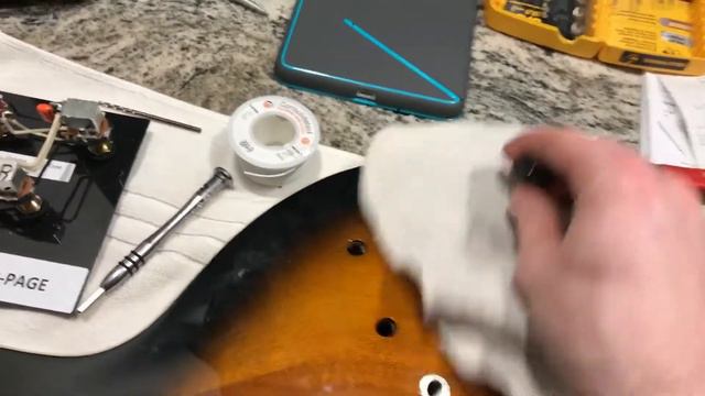 How to remove a Tune-O-Matic bridge and stoptail - Quick home fix смотреть онлайн