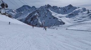 Эльбрус. Спуск на  лыжах по основной трассе.