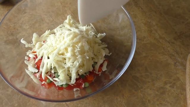Все теперь будут просить этот рецепт / Куриные лодочки с овощами