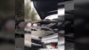 КЛЕИМ УПЛОТНИТЕЛЬНУЮ РЕЗИНКУ НА КАПОТ И ЧЕРНИМ КОЛЁСА НА ВЕСТЕ. 31 декабря 2019 год