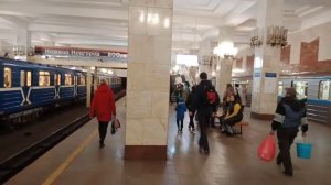 Нижегородское метро. Два поезда в одну сторону. Станция "Московская" 2