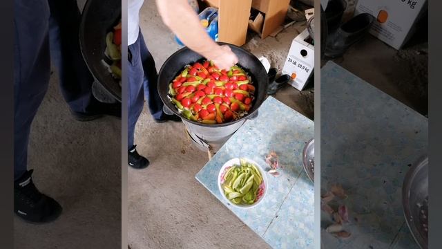 Готовим мясо в казане! смотреть онлайн