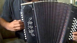 Урок игры на гармони. №7 - играем просто, но что угодно